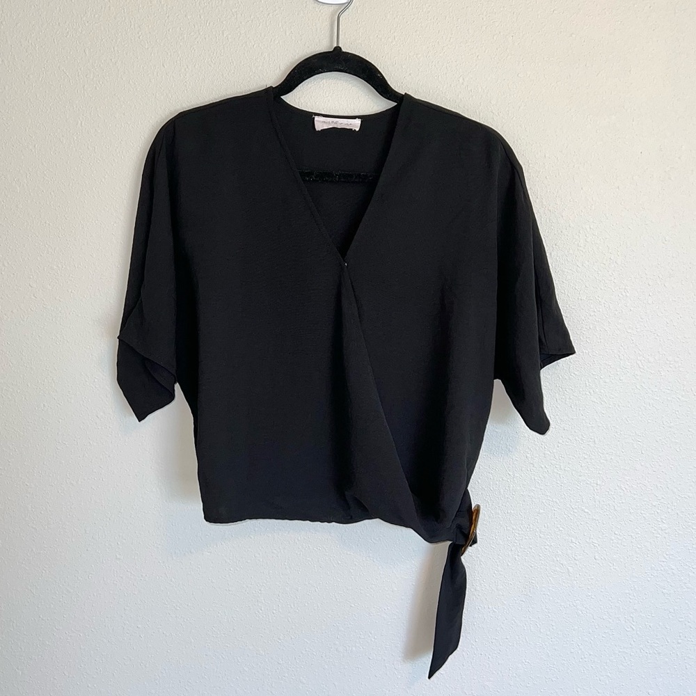 The Line of Style Faux Wrap Top Drop Shoulder Black Blouse Tortoise Sz Small